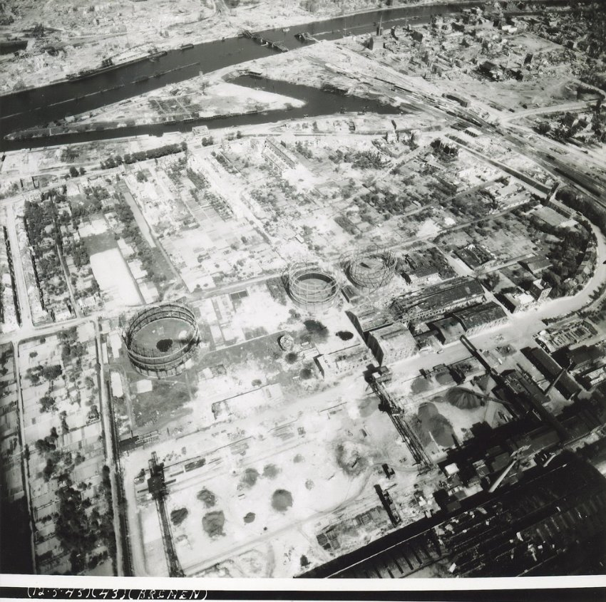 Aerial view of bomb-damaged Bremen